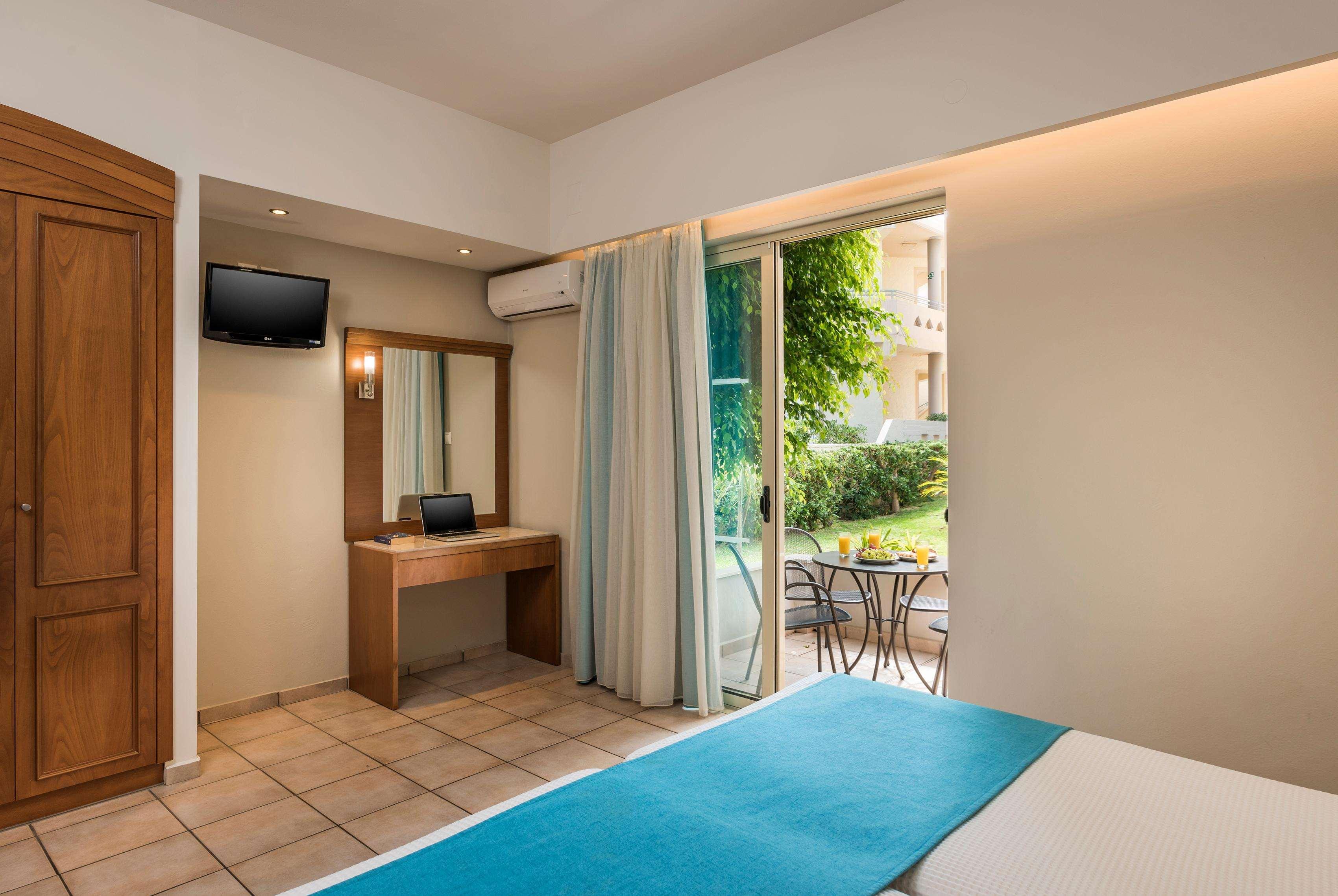 Elotis Suites (Adults Only) Agia Marina  Bagian luar foto